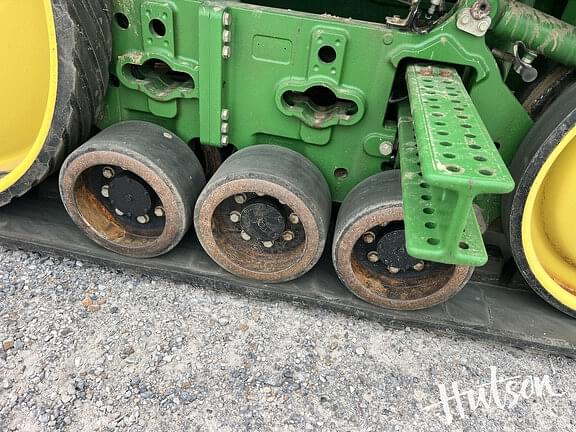 Image of John Deere 8320RT equipment image 4