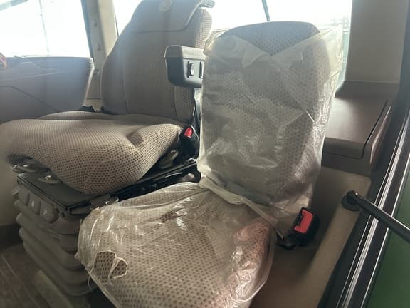 Image of John Deere 8345R equipment image 4