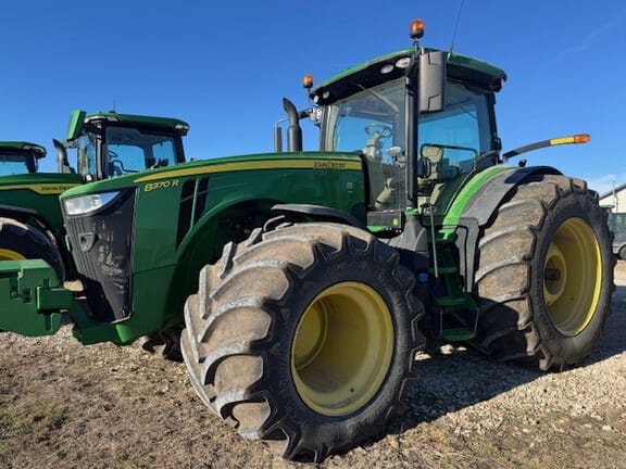 2018 John Deere 8370R Equipment Image0