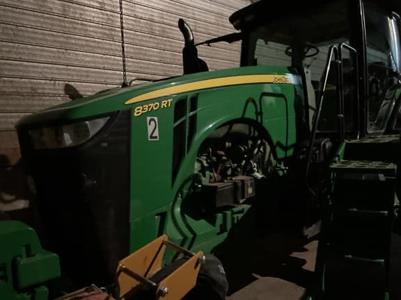Image of John Deere 8370RT equipment image 1