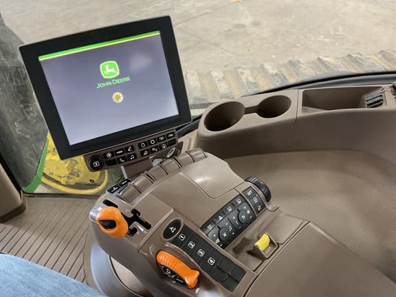 Image of John Deere 8370RT equipment image 4
