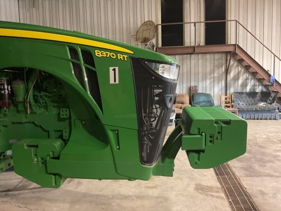 Image of John Deere 8370RT equipment image 3