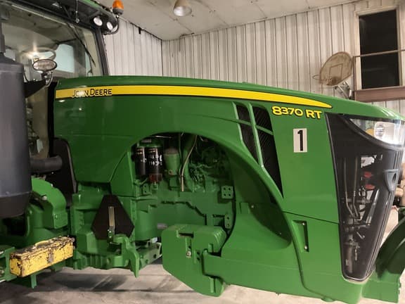 Image of John Deere 8370RT equipment image 2