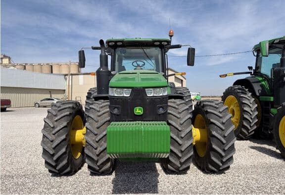 Image of John Deere 8400R equipment image 2