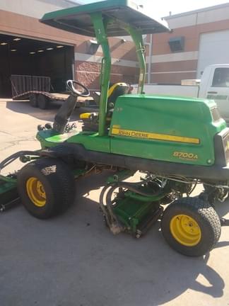 Image of John Deere 8700A equipment image 4