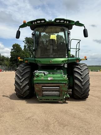 Image of John Deere 8800 equipment image 1