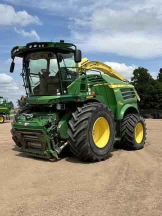 Image of John Deere 8800 Primary image