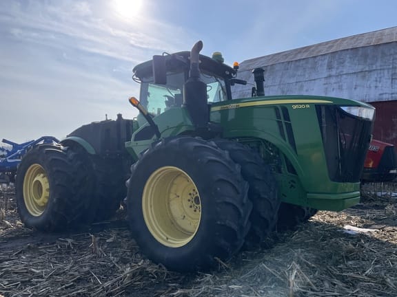 2018 John Deere 9520R Equipment Image0
