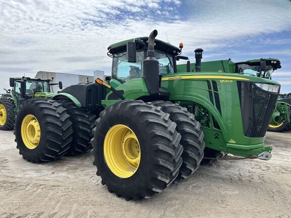 2018 John Deere 9520R Equipment Image0