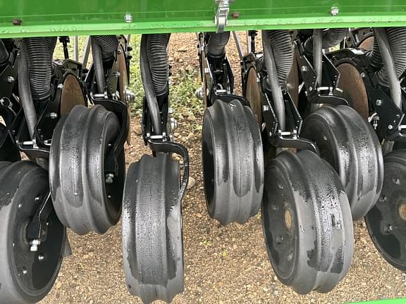 Image of John Deere BD1113 equipment image 4