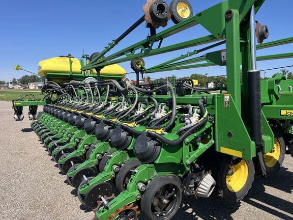 Image of John Deere DB66 equipment image 3