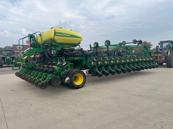 Image of John Deere DB66 equipment image 2