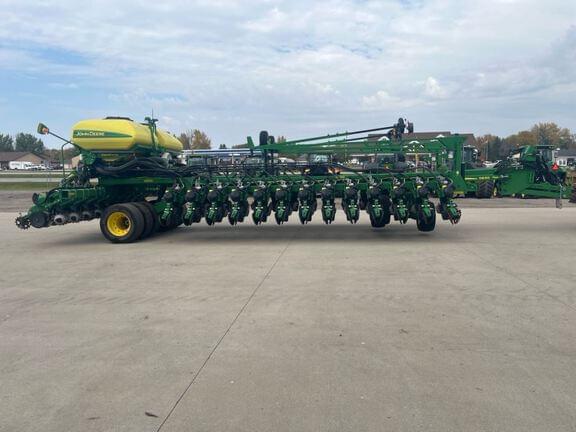 Image of John Deere DB66 equipment image 1