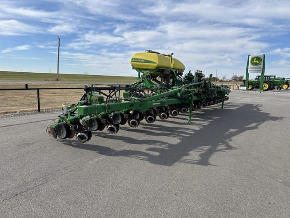 2018 John Deere DR16X Equipment Image0