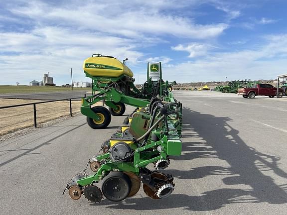 Image of John Deere DR16X equipment image 3