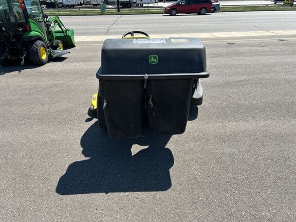 Image of John Deere E180 equipment image 3