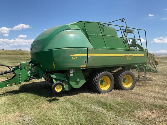 2018 John Deere L341 Equipment Image0