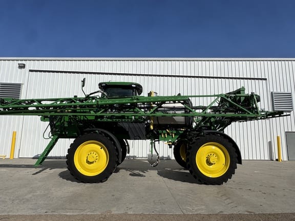 2018 John Deere R4038 Equipment Image0