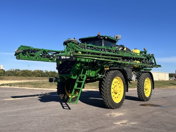 2018 John Deere R4045 Equipment Image0