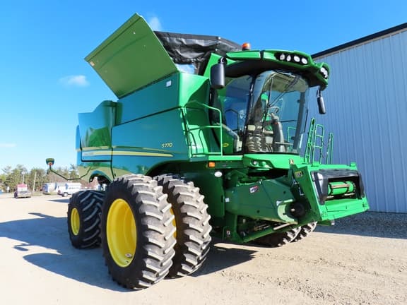 Image of John Deere S770 equipment image 1