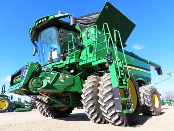 Image of John Deere S770 equipment image 4