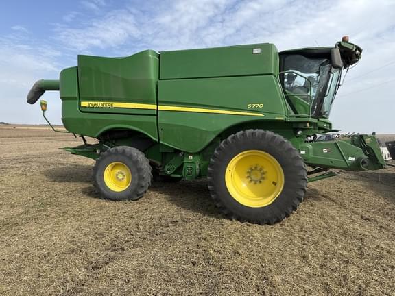 Image of John Deere S770 equipment image 2