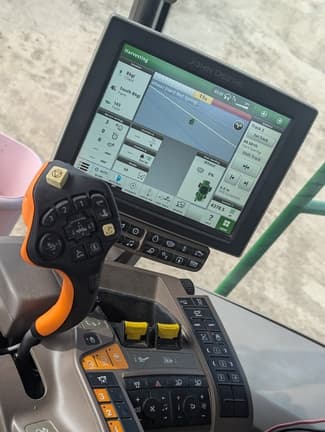 Image of John Deere S770 equipment image 2