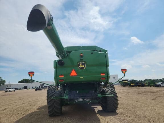 Image of John Deere S780 equipment image 3