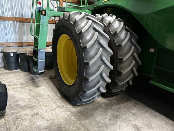 Image of John Deere S780 equipment image 2