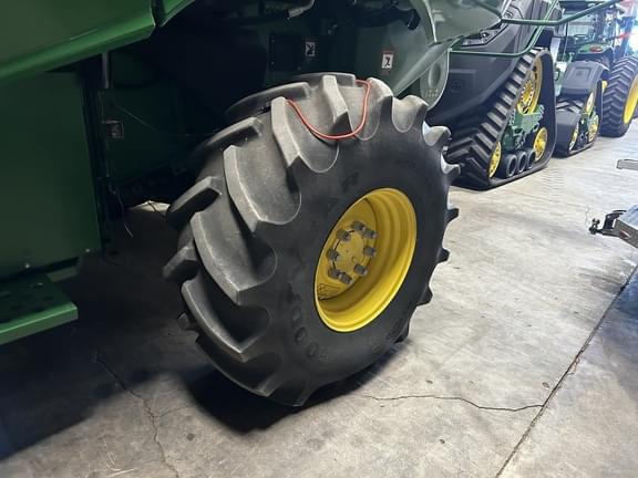 Image of John Deere S780 equipment image 1