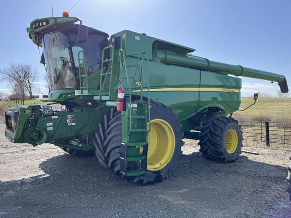 Image of John Deere S780 equipment image 1