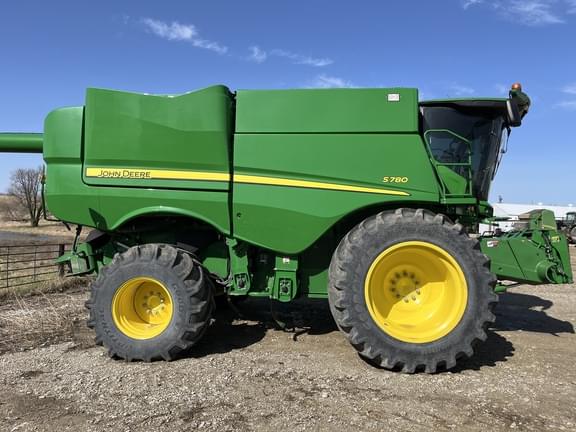 Image of John Deere S780 equipment image 4
