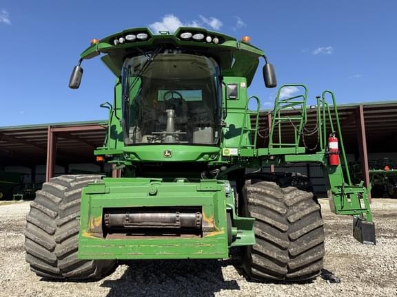 Image of John Deere S780 equipment image 1