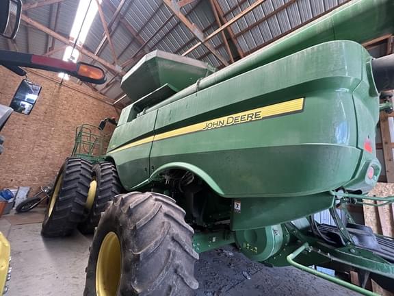 Image of John Deere S780 equipment image 2