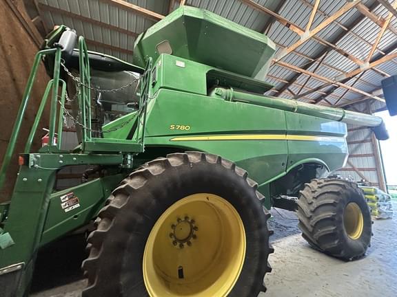 Image of John Deere S780 equipment image 4