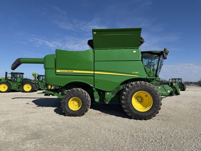 Image of John Deere S780 equipment image 4