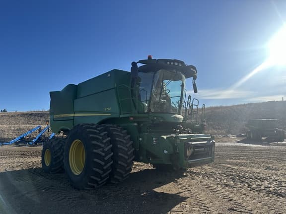 Image of John Deere S790 equipment image 1