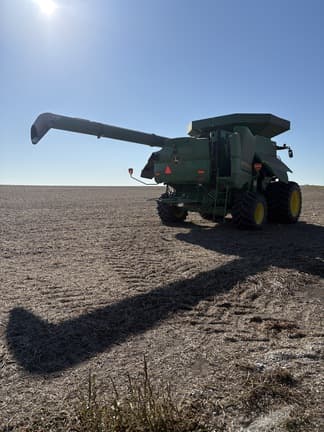 Image of John Deere S790 equipment image 2