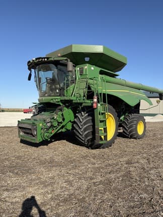 Image of John Deere S790 Primary image