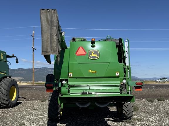 Image of John Deere T670 equipment image 4
