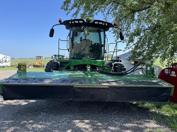 Image of John Deere W235 equipment image 1
