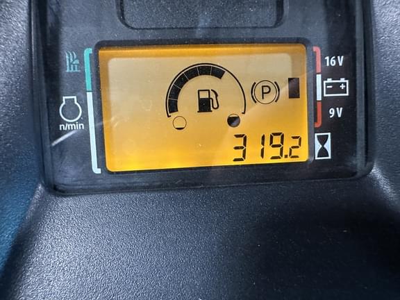 Image of John Deere X370 equipment image 2