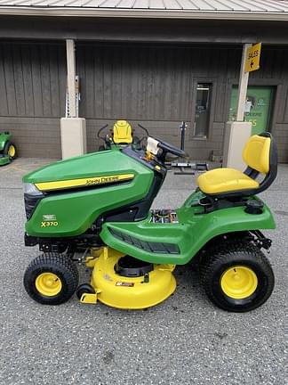 Image of John Deere X370 equipment image 1