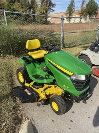 Image of John Deere X384 equipment image 1