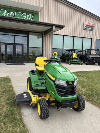 Image of John Deere X390 equipment image 1
