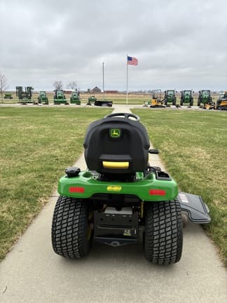 Image of John Deere X390 equipment image 4