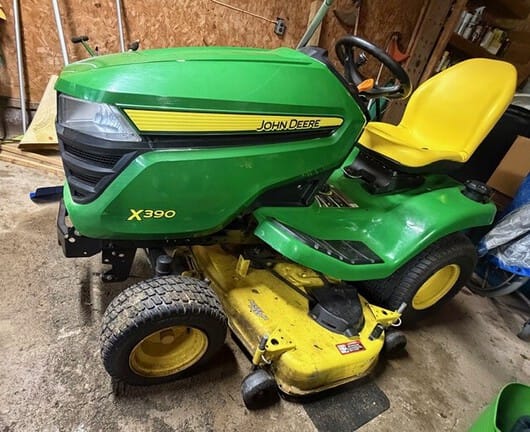 2018 John Deere X390 Equipment Image0
