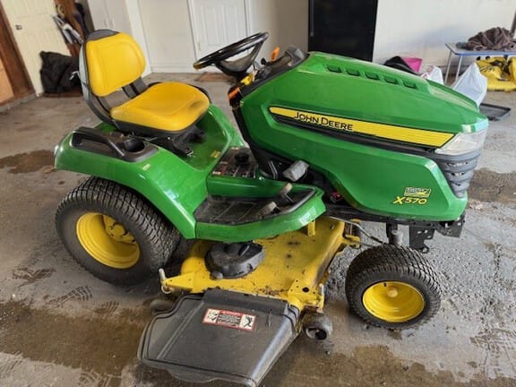 2018 John Deere X570 Equipment Image0