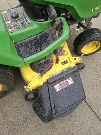 Image of John Deere X570 equipment image 3