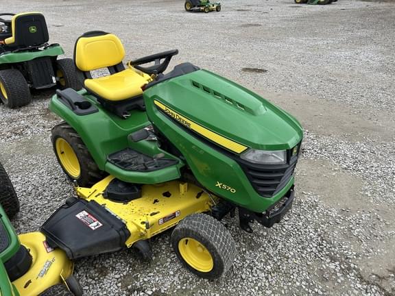Image of John Deere X570 equipment image 3